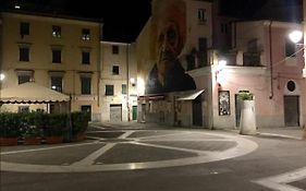 Splendida mansarda open space, finiture di lusso.